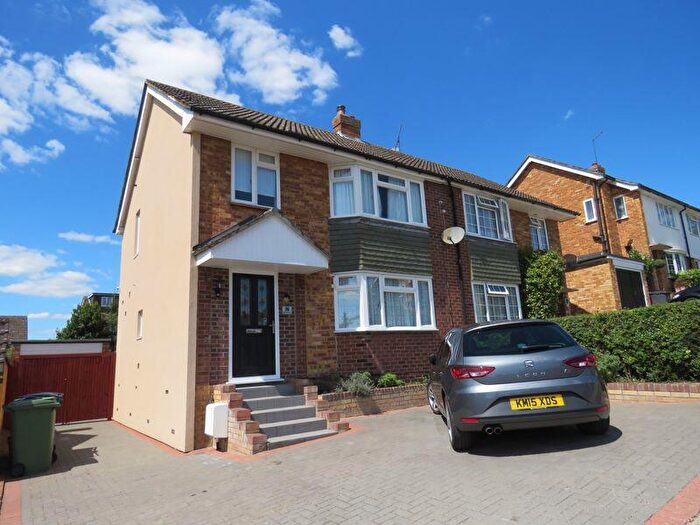 3 Bedroom Semi-Detached House To Rent In Woodland Way, Marlow, SL7
