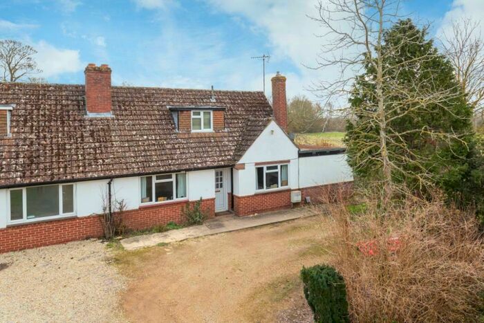 4 Bedroom Semi-Detached Bungalow To Rent In Mill Road, Marcham, OX13