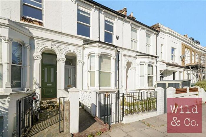 1 Bedroom Flat For Sale In Powell Road, Clapton, Hackney, E5