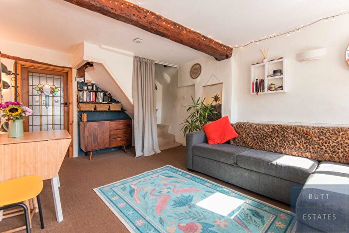 2 Bedroom Cottage For Sale In The College, Ide, Exeter, EX2