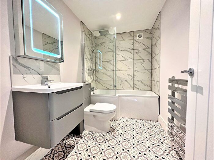 1 Bedroom Flat To Rent In Cooden Sea Road, Bexhill-On-Sea, TN39