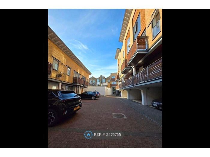 2 Bedroom Flat To Rent In Acre Lane, London, SW2