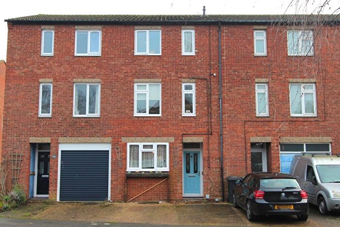 3 Bedroom Terraced House For Sale In Winchester Road, Sandy, SG19