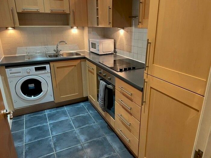 2 Bedroom Flat To Rent In Central House, High Street, London, E15
