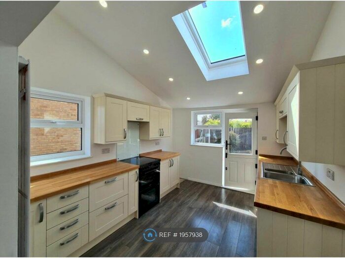 3 Bedroom Semi-Detached House To Rent In Empingham Road, Stamford, PE9
