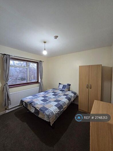 Studio To Rent In Belmont Road, London, N15