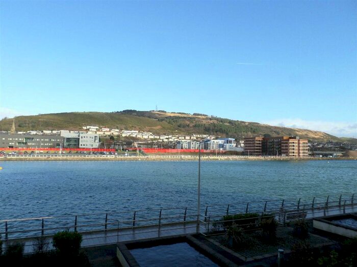 1 Bedroom Flat For Sale In South Quay, Kings Road, Marina, Swansea, SA1