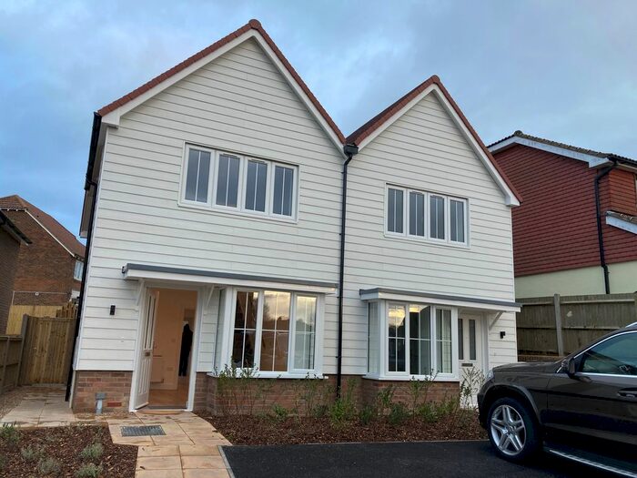 2 Bedroom Semi-Detached House To Rent In Carpenters Close, Rochester ME1