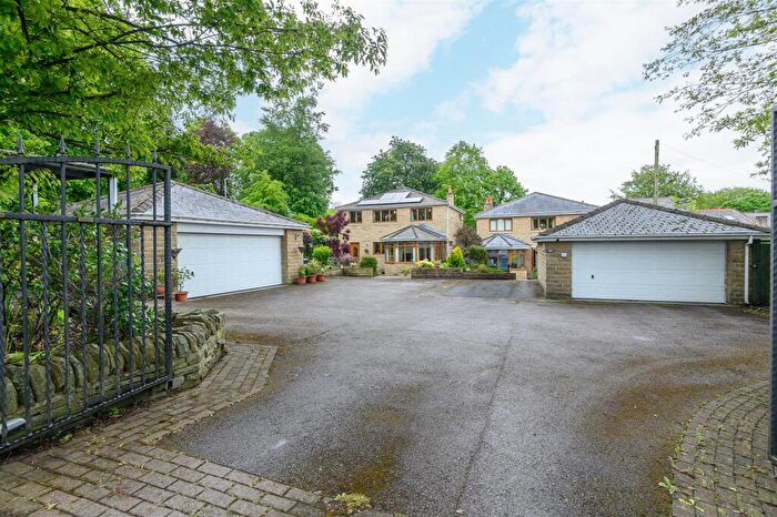 4 Bedroom Detached House For Sale In Halifax Road, Brighouse, Huddersfield, HD6