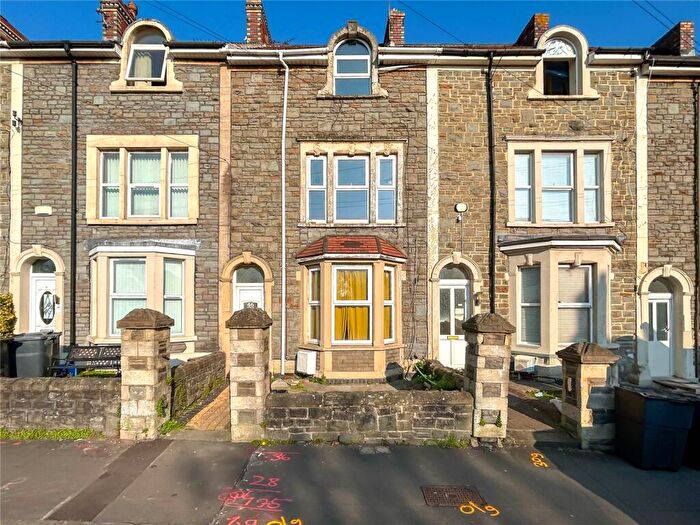 2 Bedroom Maisonette To Rent In Lodge Road, Kingswood, Bristol, BS15