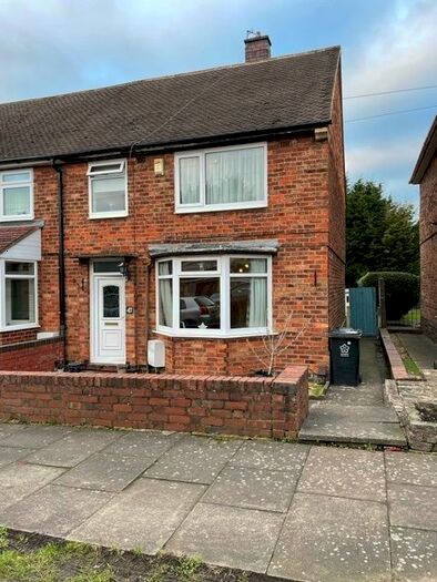 3 Bedroom Semi-Detached House To Rent In Withcote Avenue, Evington, Leicester LE5