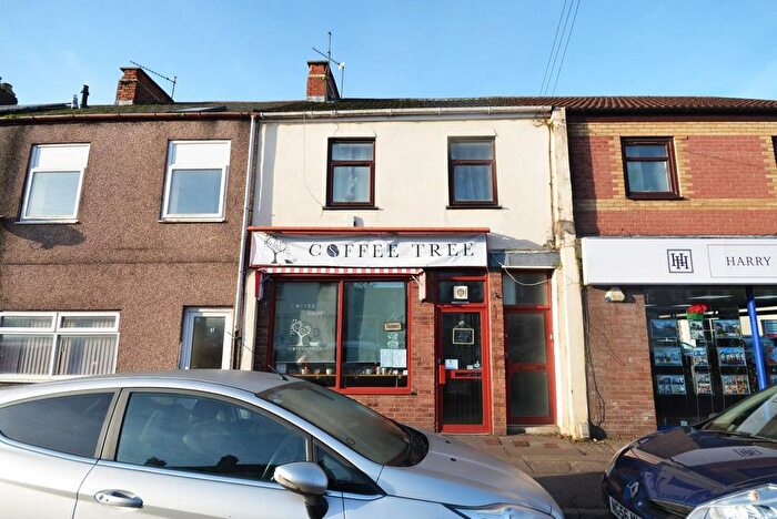 3 Bedroom Flat To Rent In Cathays Terrace, Cardiff, CF24
