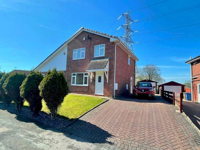 3 Bedroom Semi-Detached House To Rent In Shearwater Road, Offerton, Stockport, SK2