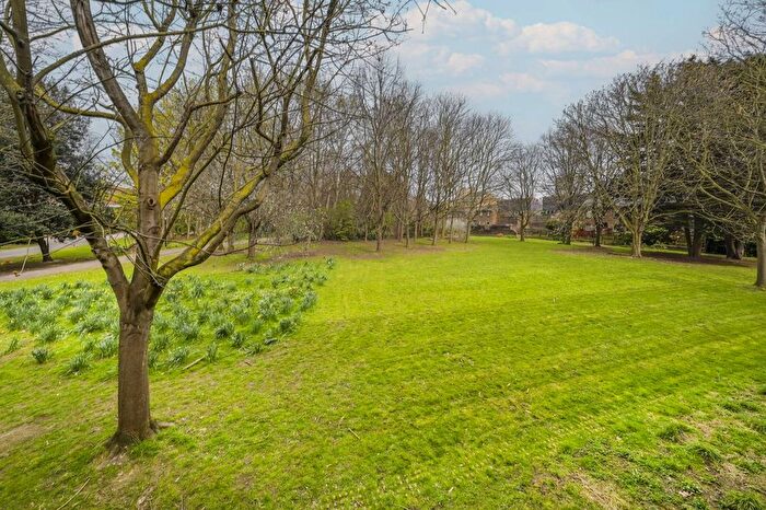 1 Bedroom Flat For Sale In John Rennie Walk, Wapping, London, E1W