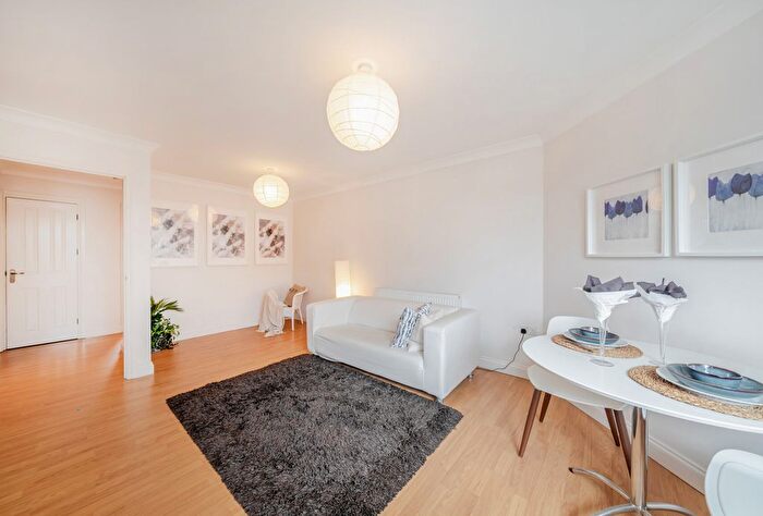 1 Bedroom Flat For Sale In Commonside East, Mitcham, CR4