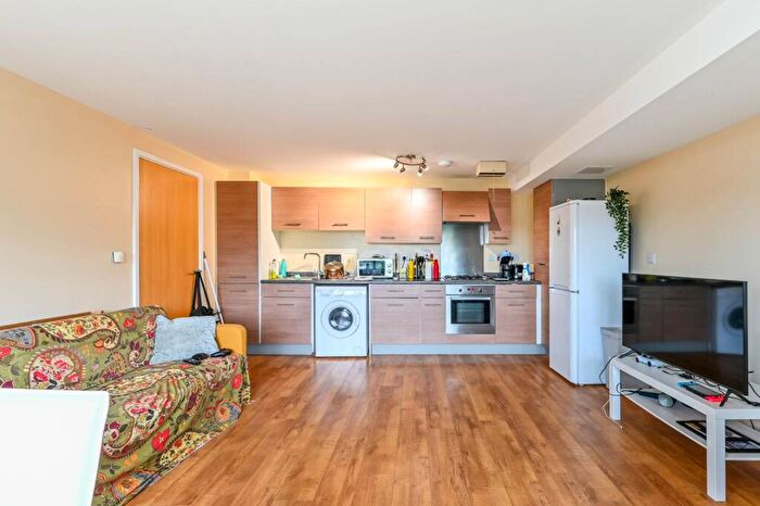 1 Bedroom Flat For Sale In Caledonian Road, Caledonian Road, London, N7