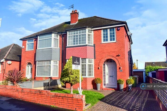 3 Bedroom Semi-Detached House To Rent In Corrie Crescent, Bolton, BL4