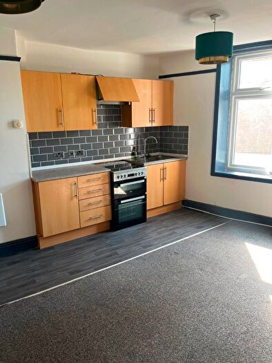 1 Bedroom Flat To Rent In Flat, South Street, Keighley, BD21