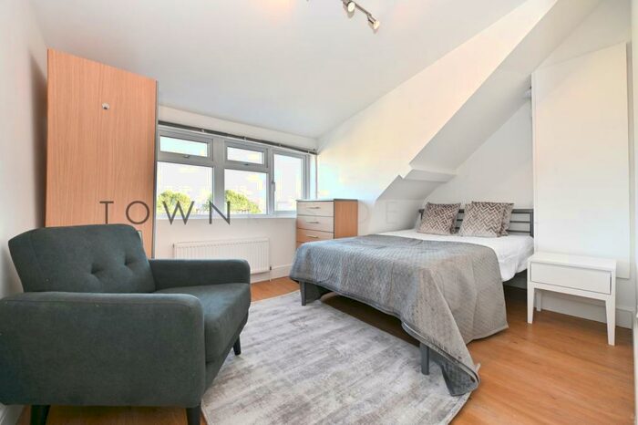 2 Bedroom Apartment To Rent In Junction Road, London, N19