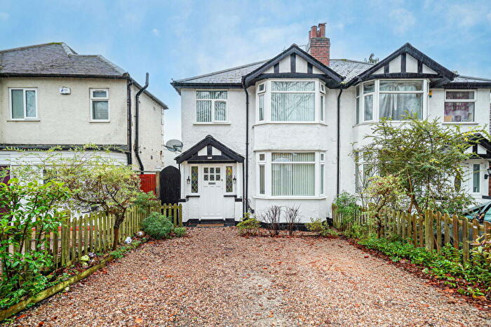 3 Bedroom Semi-Detached House For Sale In Tixall Road, Hall Green, B28