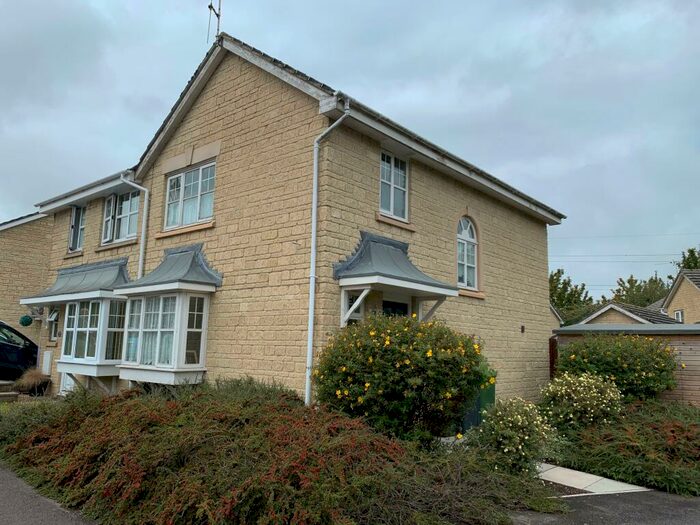 3 Bedroom House To Rent In Sutherland Crescent, Chippenham, SN14