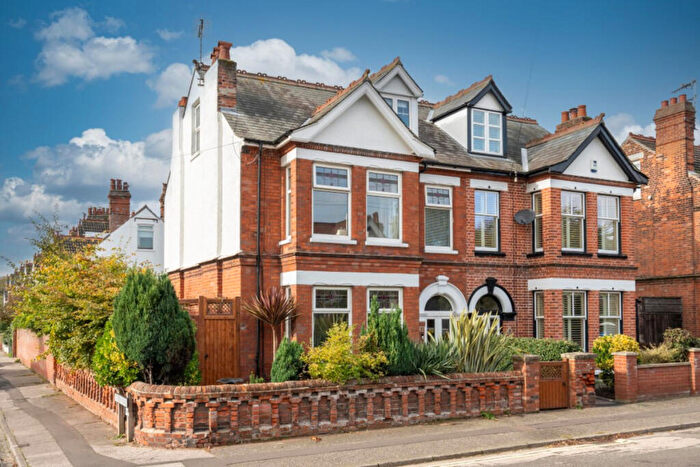 5 Bedroom Semi-Detached House For Sale In Corton Road, Lowestoft, NR32