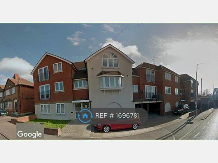 2 Bedroom Flat To Rent In Rickmansworth Road, Northwood, HA6
