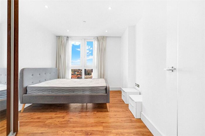 3 Bedroom Apartment To Rent In Alie Street, E1