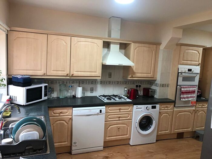 4 Bedroom Terraced House To Rent In Springfield Drive, Ilford, IG2