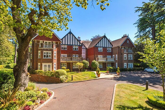 2 Bedroom Flat For Sale In Kemnal Road, Chislehurst, BR7