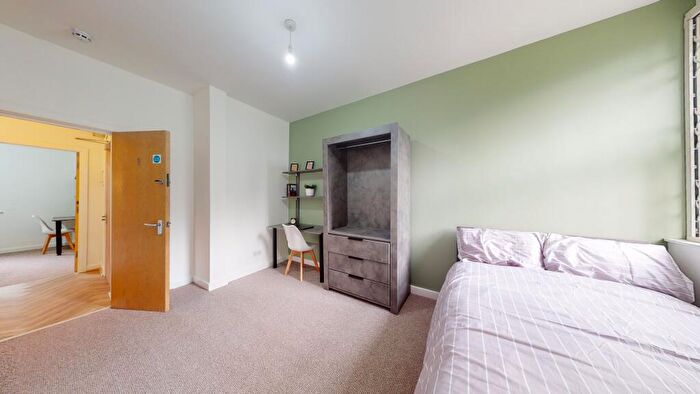 2 Bedroom House To Rent In Tenancy Takeover Moorland Avenue - Doa, LS6