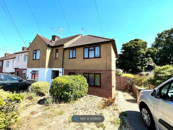 1 Bedroom Flat To Rent In Larkswood Court, St. Albans, AL1