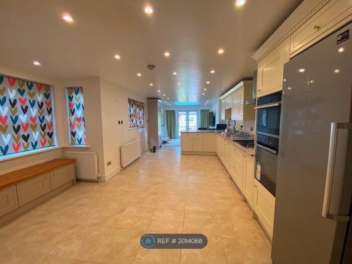 5 Bedroom Terraced House To Rent In Fairlop Road, London, E11