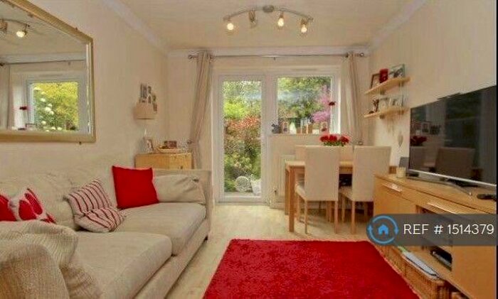 1 Bedroom Maisonette To Rent In Lyneham Walk, Pinner, HA5