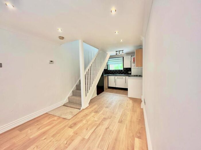 1 Bedroom Detached House To Rent In Barrington Road, London, E12
