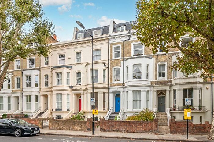 2 Bedroom Flat For Sale In Westbourne Park Road, Notting Hill, London, W11