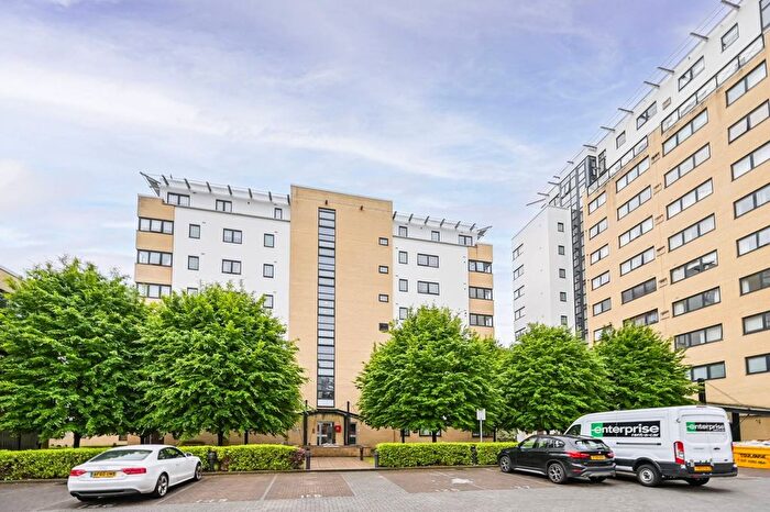 2 Bedroom Flat For Sale In Ocean Wharf, Canary Wharf, London, E14