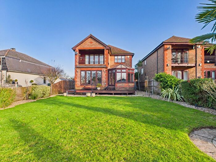 4 Bedroom Detached House To Rent In Hythe End Road, Wraysbury, Staines-Upon-Thames, Berkshire, TW19