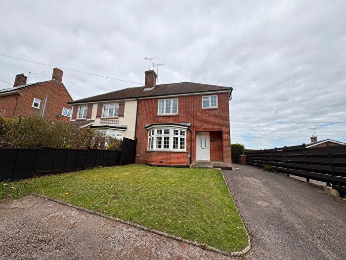 3 Bedroom Semi Detached House To Rent In Sarson Close, Amport, SP11