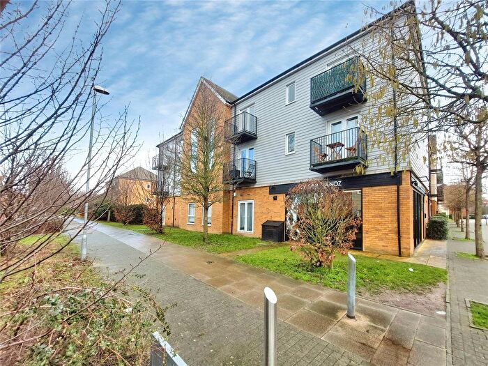 2 Bedroom Flat To Rent In Diamond Close, Sittingbourne, Kent, ME10