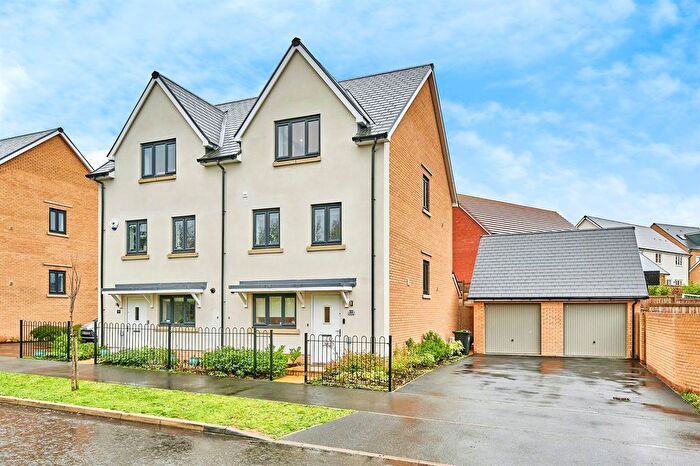 4 Bedroom Semi-Detached House For Sale In Leverett Way, Saffron Walden, CB10