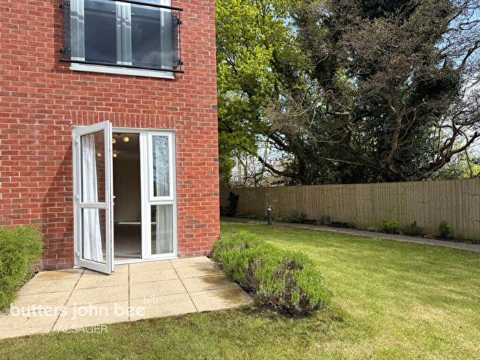 2 Bedroom Apartment For Sale In Cedar Avenue, Alsager, ST7