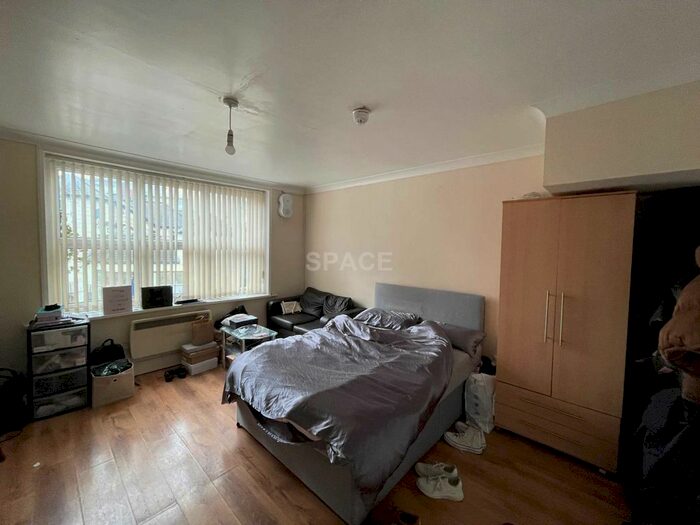 1 Bedroom Studio To Rent In London Road, Reading, RG1