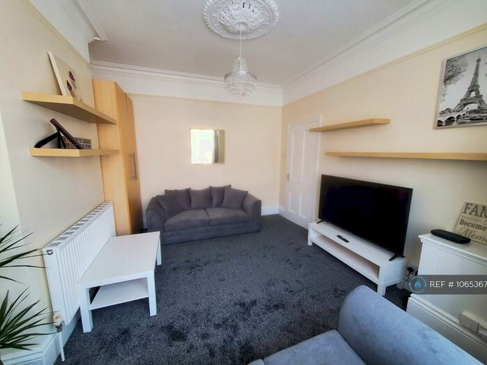 4 Bedroom Semi-Detached House To Rent In Alexander Road, Birmingham, B27