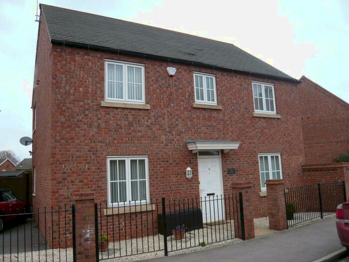 4 Bedroom House To Rent In Attenborough Close, Wigston, LE18