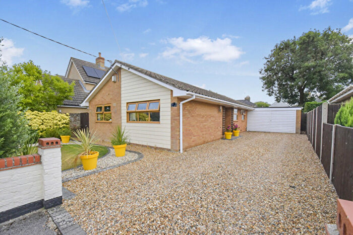 3 Bedroom Detached Bungalow For Sale In Chapel Road, Earith, PE28