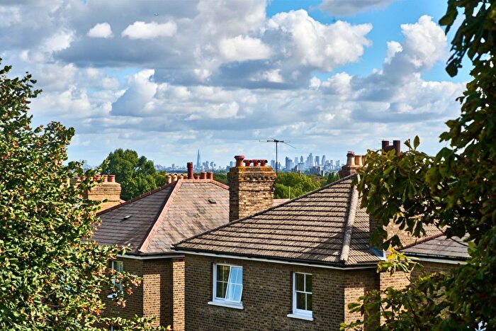 3 Bedroom Flat For Sale In Church Road, Richmond, TW10