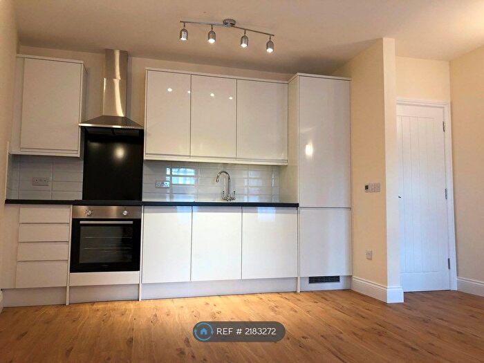 2 Bedroom Flat To Rent In Surrey Quays, London, SE16