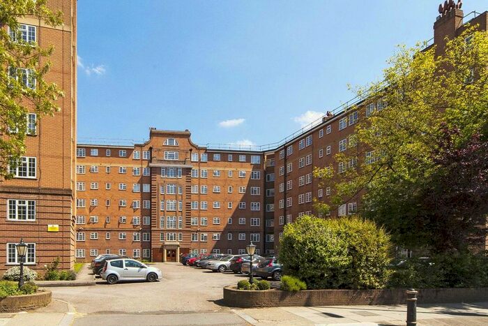 3 Bedroom Flat To Rent In Goldhawk Road, London, W6