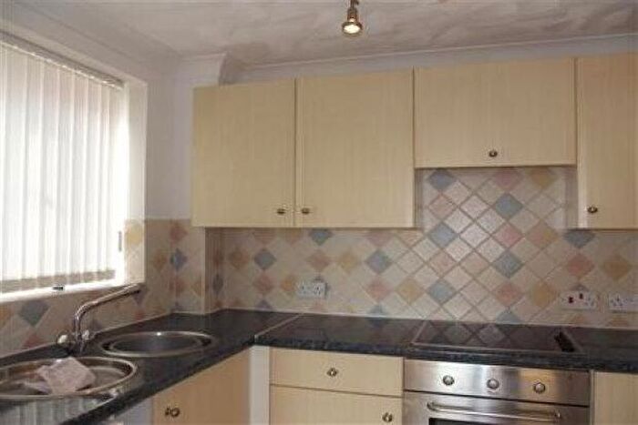 2 Bedroom Flat To Rent In Southwood Road, Hayling Island, PO11